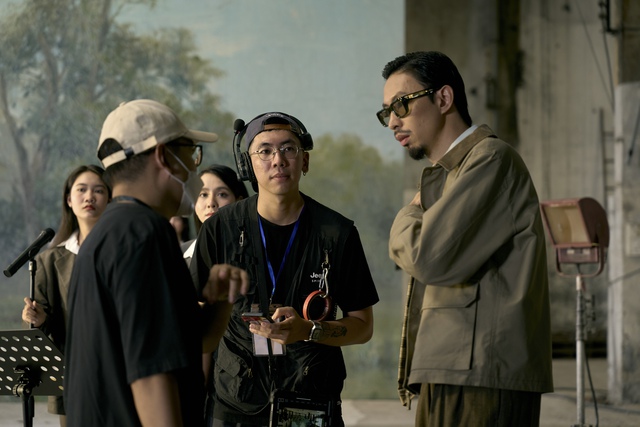 Đen tiếp tục gây sốt: Leo đỉnh Trending ngay khi mới tung MV, giành Top 1 bằng cách này- Ảnh 3. Đen tiếp tục gây sốt: Leo đỉnh Trending ngay khi mới tung MV, giành Top 1 bằng cách này- Ảnh 3.