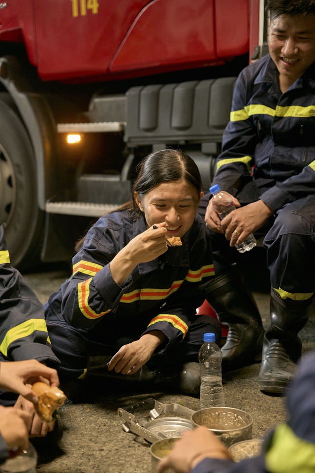 Đen tiếp tục gây sốt: Leo đỉnh Trending ngay khi mới tung MV, giành Top 1 bằng cách này- Ảnh 5. Đen tiếp tục gây sốt: Leo đỉnh Trending ngay khi mới tung MV, giành Top 1 bằng cách này- Ảnh 5.