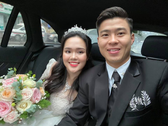Quỳnh Anh "chất vấn" Duy Mạnh về bức ảnh hôn một người khác chốn đông người- Ảnh 3. Quỳnh Anh "chất vấn" Duy Mạnh về bức ảnh hôn một người khác chốn đông người- Ảnh 3.