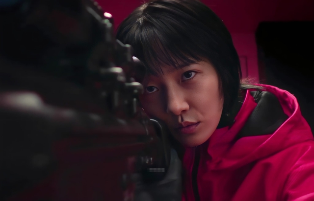 Mỹ nhân Hàn đóng liên tiếp 4 bom tấn gây sốt toàn cầu, visual ngoài đời đẹp gấp ngàn lần trên phim- Ảnh 2. Mỹ nhân Hàn đóng liên tiếp 4 bom tấn gây sốt toàn cầu, visual ngoài đời đẹp gấp ngàn lần trên phim- Ảnh 2.