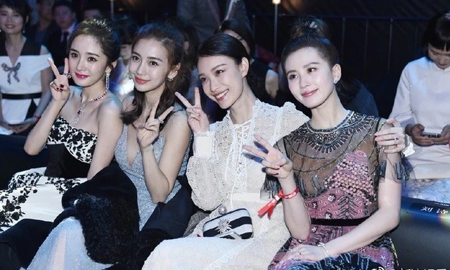 Hot nhất MXH: Phơi bày bí mật kẻ đâm sau lưng Angelababy, Dương Mịch và 2 cái tên gây sốc vào tầm ngắm- Ảnh 3. Hot nhất MXH: Phơi bày bí mật kẻ đâm sau lưng Angelababy, Dương Mịch và 2 cái tên gây sốc vào tầm ngắm- Ảnh 3.