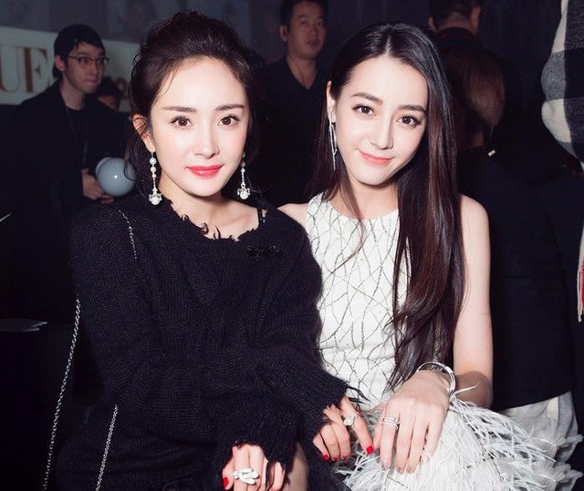 Dương Mịch thản nhiên nhắc đến Địch Lệ Nhiệt Ba sau 7 năm nghi vấn chị em tốt "cạch mặt"- Ảnh 1.