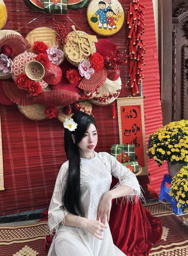 Văn Toàn và em gái hotgirl diện áo dài đón tết, "flex" luôn khung cảnh căn biệt thự bạc tỉ ở quê- Ảnh 4.