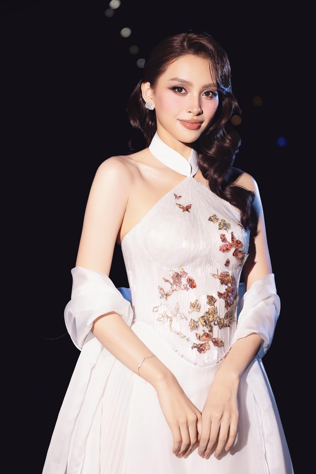 Hoa hậu Tiểu Vy: "Tôi thích một người đàn ông trưởng thành, giỏi hơn mình... đẹp trai là điểm cộng"- Ảnh 1.