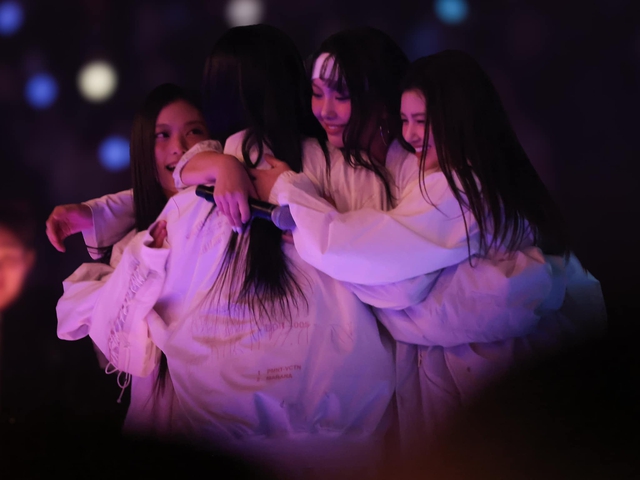 GDA 2025: Nhóm nam triệu bản tiếp tục càn quét Daesang, nhóm nữ bị ghét nhất Kpop hoá "trò đùa"- Ảnh 5.
GDA 2025: Nhóm nam triệu bản tiếp tục càn quét Daesang, nhóm nữ bị ghét nhất Kpop hoá "trò đùa"- Ảnh 5.