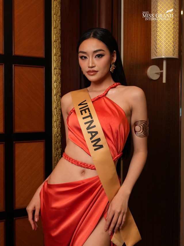 Hoa hậu Yến Nhi gặp "biến" ở Miss Grand- Ảnh 4.