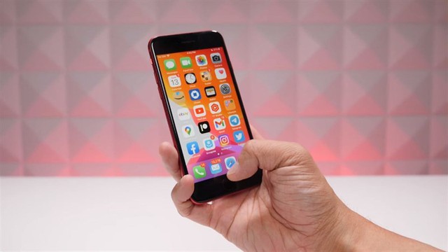 Chiếc iPhone "thất bại" của Apple: Mất giá kỷ lục, giờ chỉ còn dưới 3 triệu- Ảnh 1.