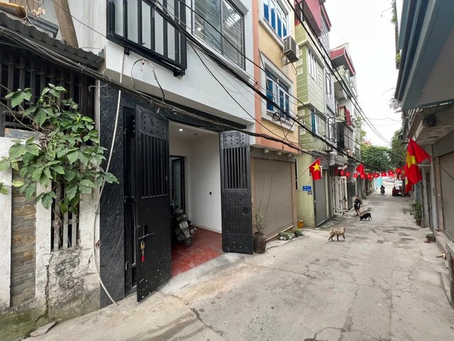 Mua nhà Hà Nội, ám ảnh nhân đôi vì môi giới lắm chiêu: Căn 2,7 tỷ đồng, lúc đi xem mới biết không có sổ!- Ảnh 2.