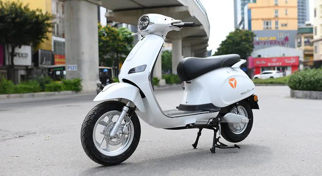 Xe máy điện giá chỉ 16,5 triệu, có smartkey chống trộm, pin chạy 80 km- Ảnh 1.