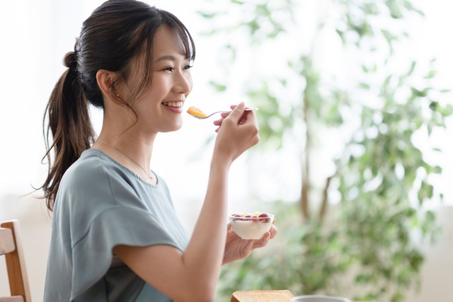 5 thói quen ăn uống xấu khiến bạn già nua và 2 mẹo giúp bổ sung dinh dưỡng cho cơ thể tràn đầy sức sống- Ảnh 2. 5 thói quen ăn uống xấu khiến bạn già nua và 2 mẹo giúp bổ sung dinh dưỡng cho cơ thể tràn đầy sức sống- Ảnh 2.