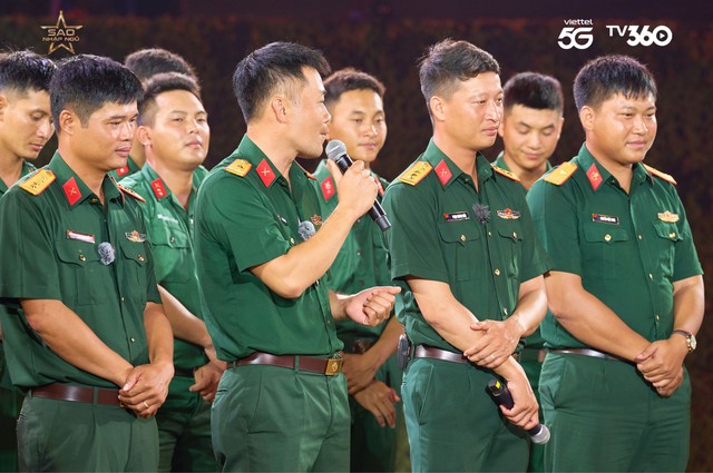 Hòa Minzy, Chi Pu bất ngờ khi Thiếu tá Bùi Trung Kiên hát "Vì nhân dân quên mình"- Ảnh 4.