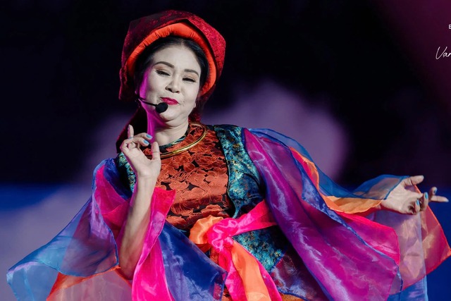 Concert “Em Xinh Say Hi” bùng nổ ở Mỹ Đình: 30 ca khúc, công nghệ sân khấu quốc tế và 1 nhân vật đặc biệt- Ảnh 7. Concert “Em Xinh Say Hi” bùng nổ ở Mỹ Đình: 30 ca khúc, công nghệ sân khấu quốc tế và 1 nhân vật đặc biệt- Ảnh 7.