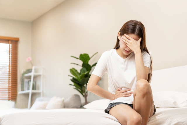 3 loại ung thư mà nhiều phụ nữ nhầm lẫn với "bệnh phụ khoa": Đừng để các triệu chứng nhỏ kéo dài thành nghiêm trọng- Ảnh 2.