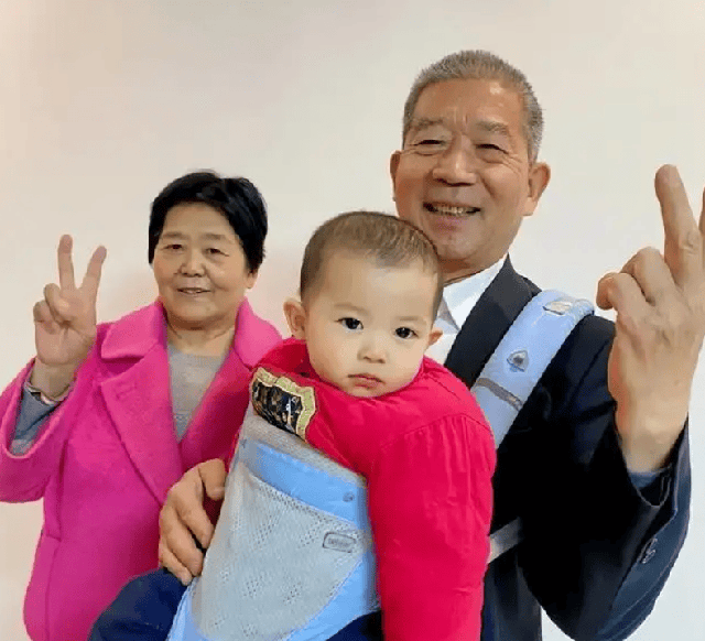 Vợ chồng U70 mang thai và sinh con tự nhiên: Sau 6 năm, hành trình khó khăn ấy liệu có khiến họ hối hận?- Ảnh 8.