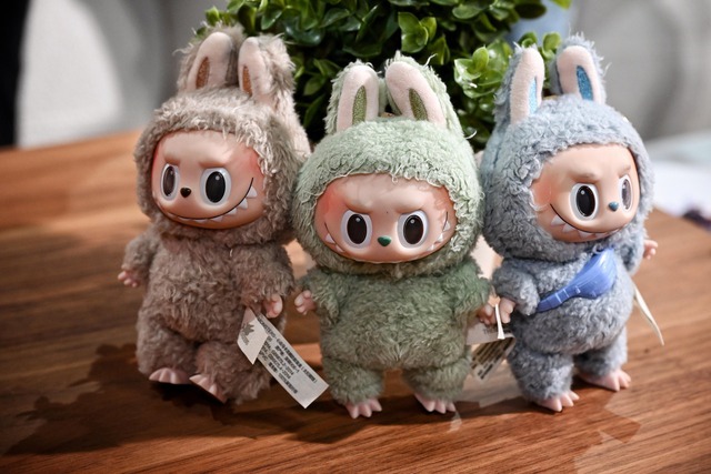 Một đồ chơi mới "đá" Labubu ra chuồng gà: Giá tụt thảm hại, Lisa cũng không thể cứu- Ảnh 1. Một đồ chơi mới "đá" Labubu ra chuồng gà: Giá tụt thảm hại, Lisa cũng không thể cứu- Ảnh 1.
