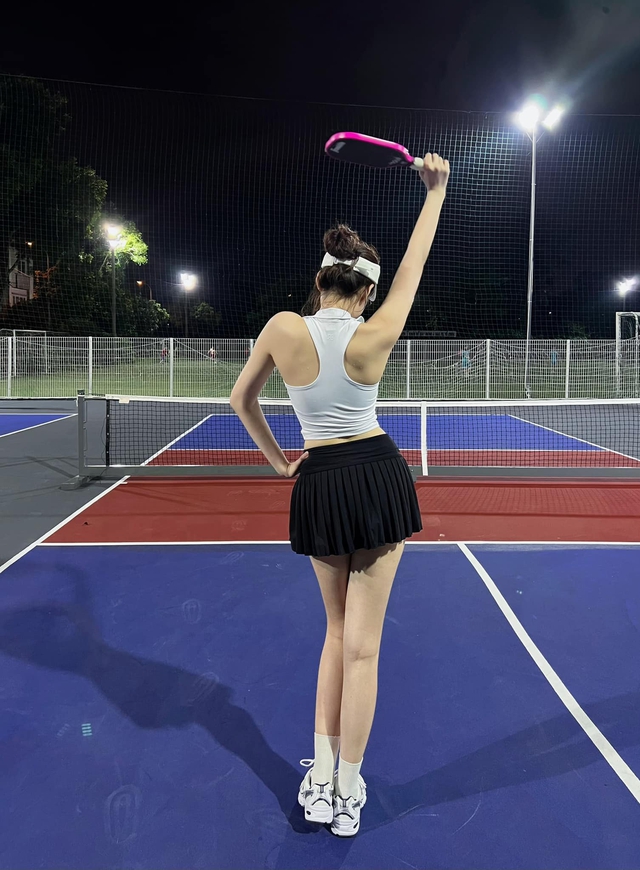 Trước khi cưới, Hoa hậu Đỗ Hà từng bị "team qua đường" tóm dính đi chơi pickleball với bạn trai thiếu gia- Ảnh 8.