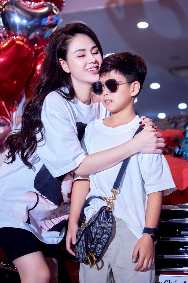 Lương Thu Trang làm mẹ đơn thân, con trai 11 tuổi sắp cao bằng mẹ, ra dáng soái ca nhí- Ảnh 6. Lương Thu Trang làm mẹ đơn thân, con trai 11 tuổi sắp cao bằng mẹ, ra dáng soái ca nhí- Ảnh 6.