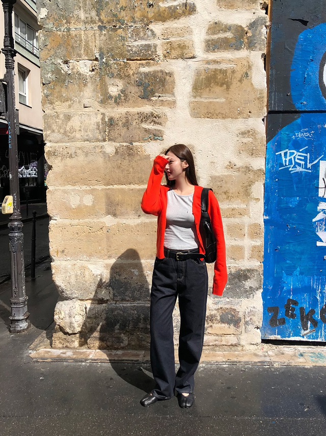 Thế nào là đỉnh cao phối đồ: 10 outfit màu sắc giúp vẻ ngoài sang chảnh, nổi nhất khu phố- Ảnh 4.