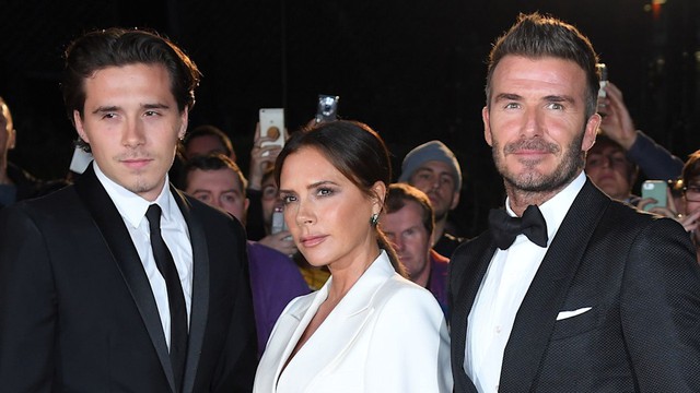 David Beckham và Victoria thấy "thật kinh khủng" khi đọc tin tức về 4 người con- Ảnh 1. David Beckham và Victoria thấy "thật kinh khủng" khi đọc tin tức về 4 người con- Ảnh 1.