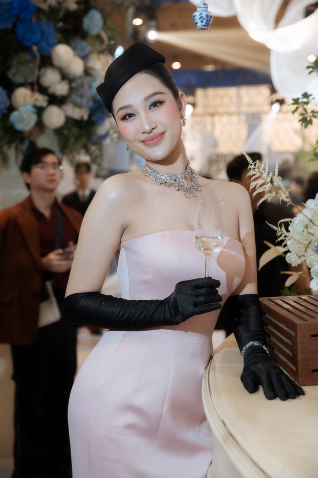 Hồ Ngọc Hà, Thiều Bảo Trâm và dàn sao Việt bị 1 mỹ nhân 41 tuổi "đánh bại"- Ảnh 8. Hồ Ngọc Hà, Thiều Bảo Trâm và dàn sao Việt bị 1 mỹ nhân 41 tuổi "đánh bại"- Ảnh 8.