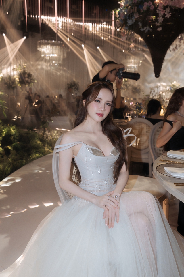 Hồ Ngọc Hà, Thiều Bảo Trâm và dàn sao Việt bị 1 mỹ nhân 41 tuổi "đánh bại"- Ảnh 4. Hồ Ngọc Hà, Thiều Bảo Trâm và dàn sao Việt bị 1 mỹ nhân 41 tuổi "đánh bại"- Ảnh 4.