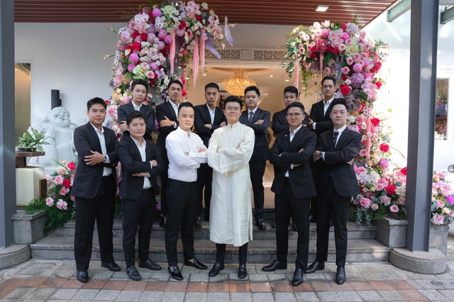 Hỷ sự 0 vàng của thiếu gia Phan Hoàng và ái nữ “tài phiệt”: Giật mình nhìn sang các đám cưới siêu giàu khác - Ảnh 5. Hỷ sự 0 vàng của thiếu gia Phan Hoàng và ái nữ “tài phiệt”: Giật mình nhìn sang các đám cưới siêu giàu khác - Ảnh 5.