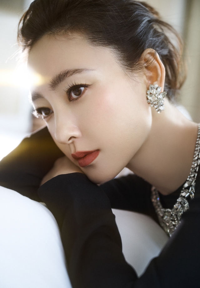 Vụ chồng đại gia của "mỹ nhân phim giờ vàng" bị bắt: Phát hiện sổ đen bao nuôi, mua dâm bằng tiền lừa đảo- Ảnh 3.