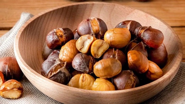 "Vua của trái cây khô" đang vào mùa, tốt ngang nhân sâm thuốc bổ, giá hơn 50.000 đồng/kg- Ảnh 2.
