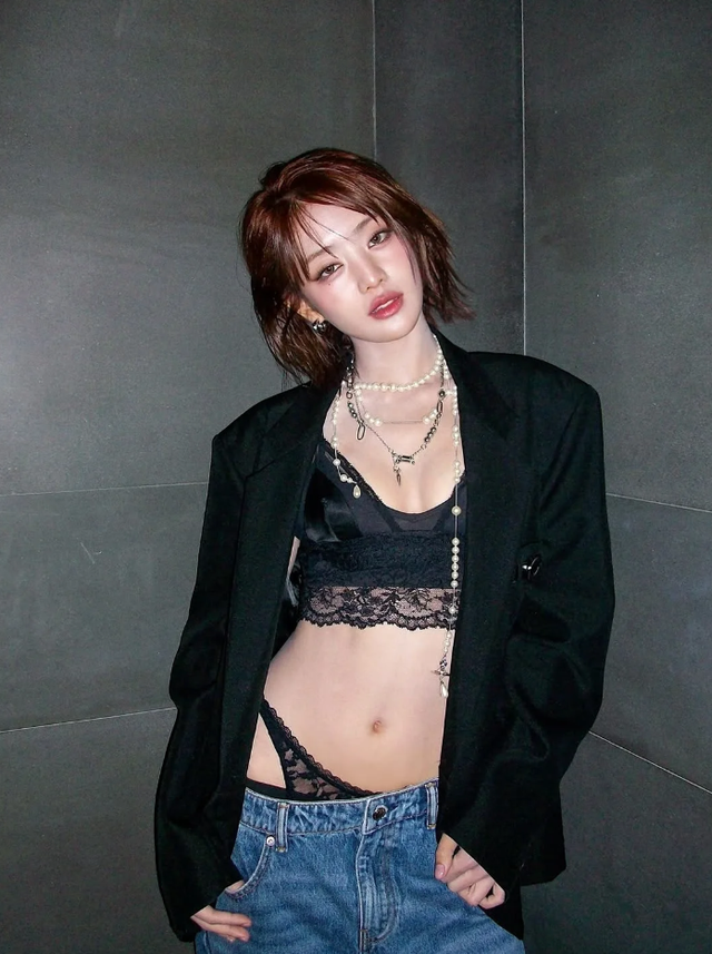 Nhóm nữ mặc trang phục lộ nội y, gây sốc với lyrics 18+ tại sự kiện từ thiện drama nhất hiện nay- Ảnh 3.