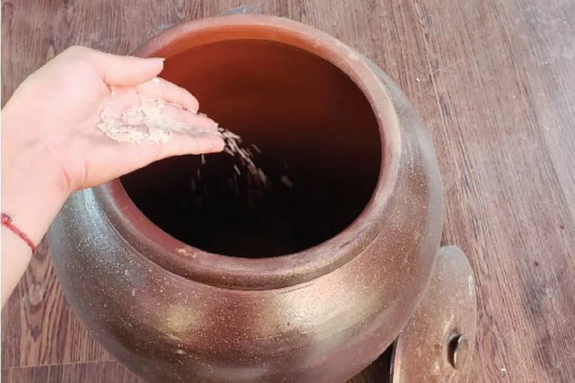 Đặt đúng 2 thứ này trong bếp: Vận sáng, tiền đến dồn dập như mưa rào- Ảnh 2.