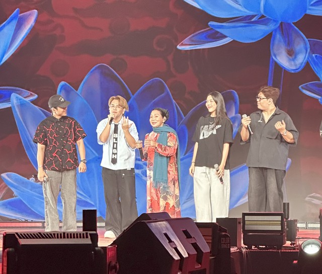 Đột nhập hậu trường tổng duyệt: Hé lộ 4 màn kết hợp "phá đảo" TikTok Awards Việt Nam 2025- Ảnh 5.