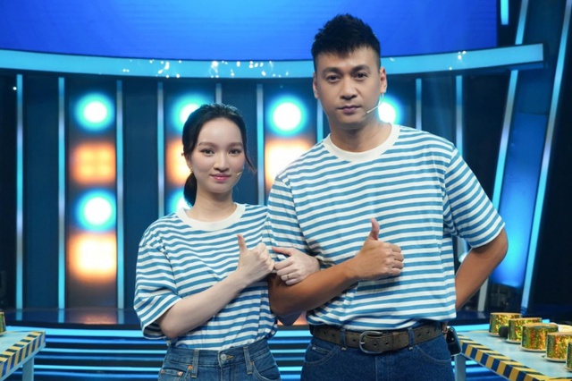 "Trai nhảy Vbiz" lấy vợ kém 17 tuổi: Vừa tốt nghiệp cấp 3 đã cưới gấp, visual U40 khó tin- Ảnh 7.