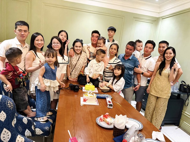 Duy Mạnh được vợ tặng vòng tay gần 200 triệu, tiểu thư Quỳnh Anh gây chú ý với mặt mộc ở nhà chồng- Ảnh 2.