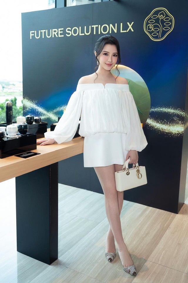 Nhan sắc bà xã Phan Thành trong lễ cưới của em chồng thiếu gia và tiểu thư nghìn tỷ- Ảnh 6.