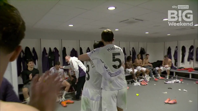 Cảnh tượng khó quên trong phòng thay đồ của MU, Harry Maguire được chào đón như người hùng- Ảnh 2.