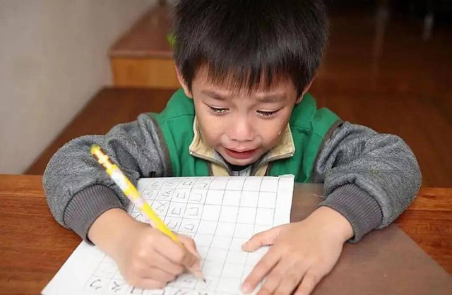 Chuyên gia nuôi dạy trẻ nói lý do vì sao đừng bao giờ ĐÁNH những đứa trẻ dưới 2 tuổi và trên 6 tuổi?- Ảnh 2.