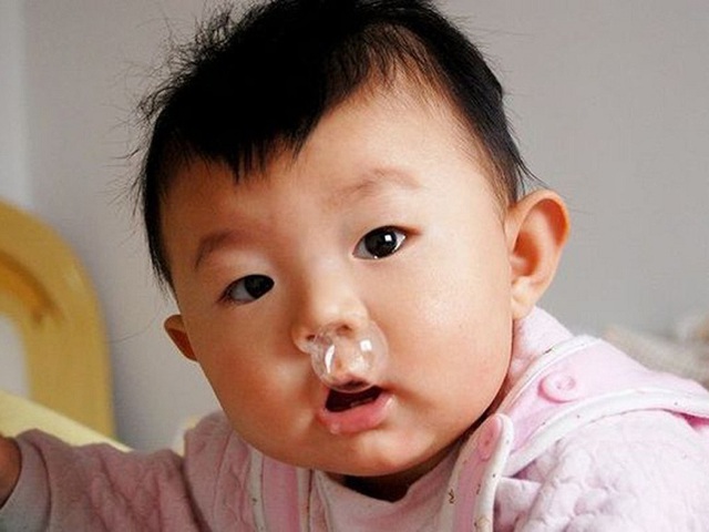 Mùa "nghẹt mũi" đã đến, mẹ cần tránh những sai lầm này và 5 cách giúp bé dễ thở tức thì!- Ảnh 5.