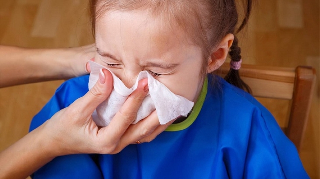 Mùa "nghẹt mũi" đã đến, mẹ cần tránh những sai lầm này và 5 cách giúp bé dễ thở tức thì!- Ảnh 4.