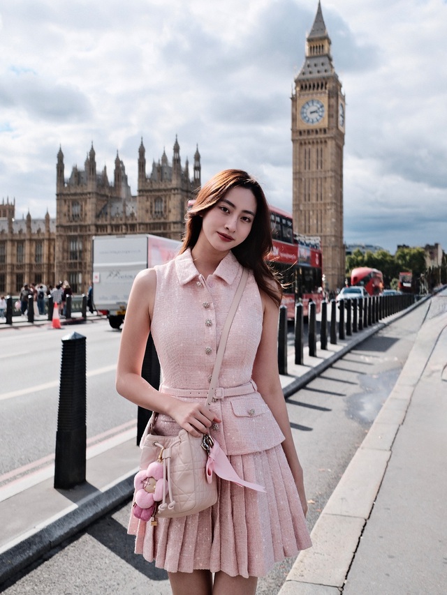 Nữ giảng viên đại học đi vi vu ở trời Âu nhưng tâm điểm là phong cách thời trang đẹp tới từng set đồ- Ảnh 2.
