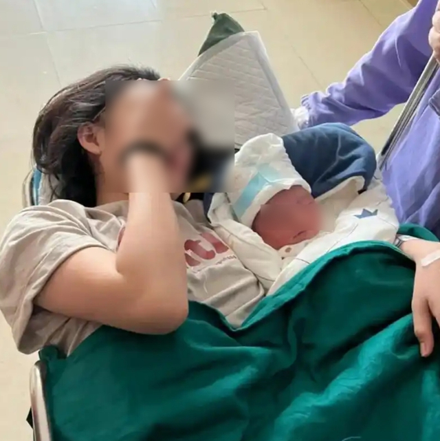 "Tôi thà sinh 2 con trai còn hơn sinh con gái”: Lý do của bà mẹ 9X khiến ai cũng nhói lòng- Ảnh 1.