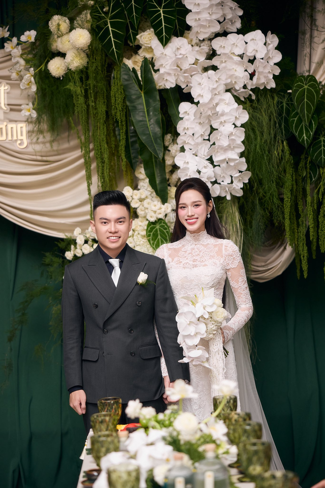 Vì sao phu nhân Tập đoàn Sơn Hải vội vã ra về khi đám cưới Đỗ Hà - Viết Vương bắt đầu?- Ảnh 3.