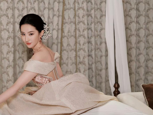 Nhìn ảnh mới của Lưu Diệc Phi mới thấy: Nét tướng “ngậm ngọc trong miệng”, cả đời hưởng phú quý dù chẳng cần tranh đấu- Ảnh 2. Nhìn ảnh mới của Lưu Diệc Phi mới thấy: Nét tướng “ngậm ngọc trong miệng”, cả đời hưởng phú quý dù chẳng cần tranh đấu- Ảnh 2.