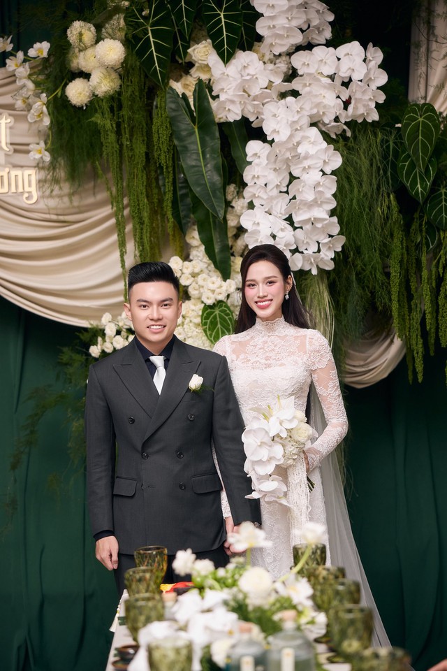 Những bộ suit của Doanh nhân Viết Vương: Chi tiết đắt giá trong đám cưới gây chú ý bậc nhất showbiz Việt- Ảnh 3.