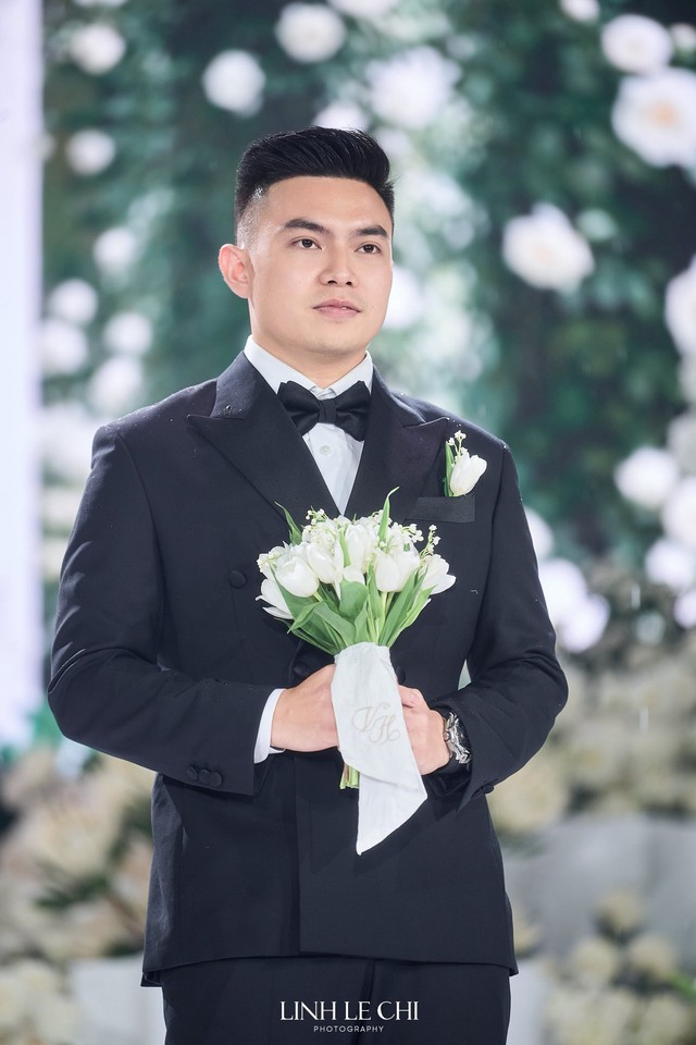 Những bộ suit của Doanh nhân Viết Vương: Chi tiết đắt giá trong đám cưới gây chú ý bậc nhất showbiz Việt- Ảnh 5.