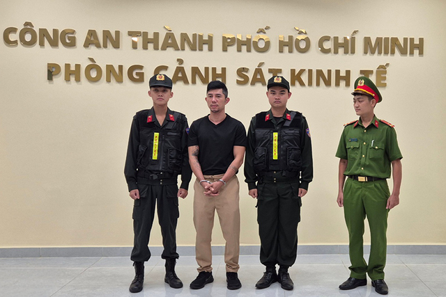 Đã rõ chiêu "vừa ăn cướp vừa la làng" của Ngân 98 và Lương Bằng Quang- Ảnh 8. Đã rõ chiêu "vừa ăn cướp vừa la làng" của Ngân 98 và Lương Bằng Quang- Ảnh 8.