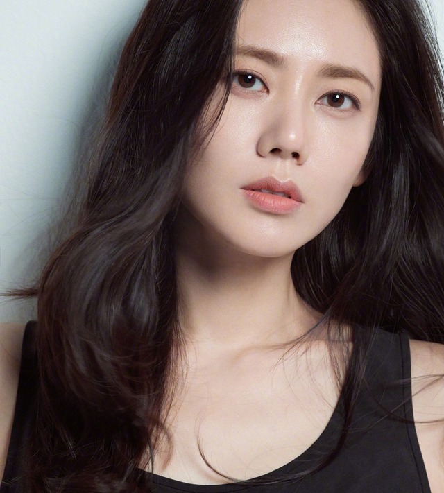 Lộ clip chồng 1 “chị đẹp” đưa gái trẻ đi bar, còn ôm trên xe- Ảnh 9. Lộ clip chồng 1 “chị đẹp” đưa gái trẻ đi bar, còn ôm trên xe- Ảnh 9.