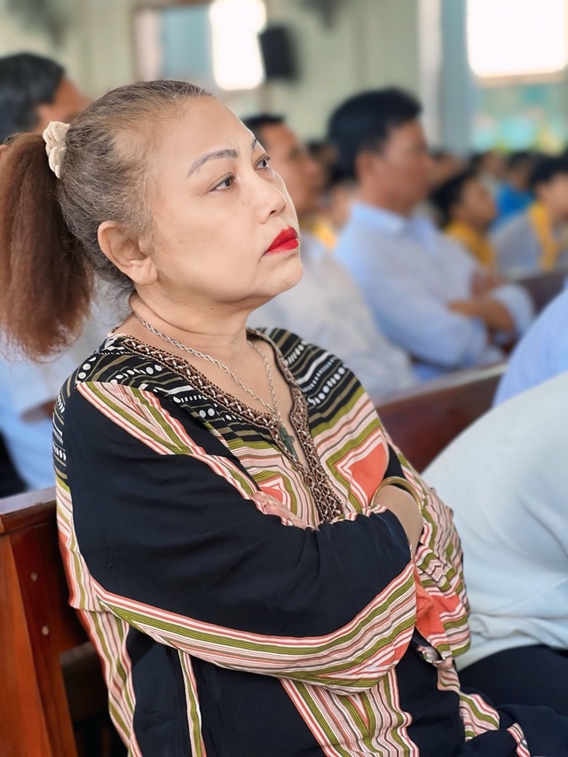 Sao nữ Vbiz tuổi U60: Về quê làm nông "vất vả nhưng vui", mắc nhiều bệnh nhập viện nguy kịch- Ảnh 2. Sao nữ Vbiz tuổi U60: Về quê làm nông "vất vả nhưng vui", mắc nhiều bệnh nhập viện nguy kịch- Ảnh 2.