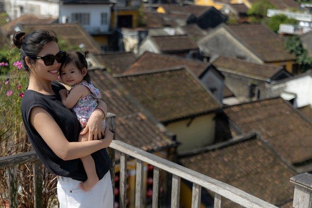 Á hậu Hoàng My: Điều khiến người phụ nữ trở nên trọn vẹn nhất chính là sự hiện diện của một đứa trẻ- Ảnh 1. Á hậu Hoàng My: Điều khiến người phụ nữ trở nên trọn vẹn nhất chính là sự hiện diện của một đứa trẻ- Ảnh 1.