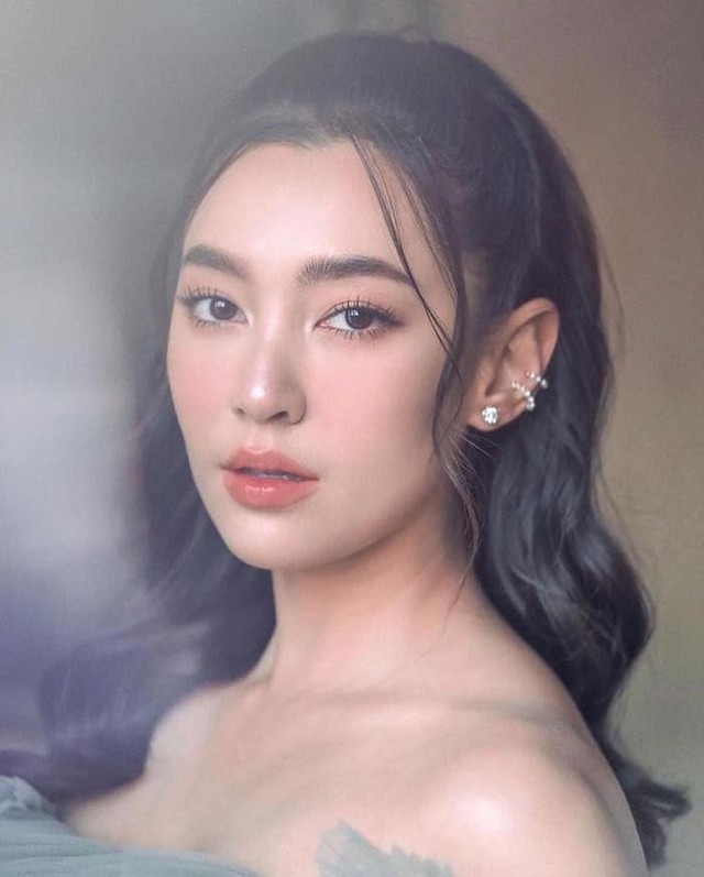 Mỹ nhân đẹp đến mức khiến cả thành phố hết tắc đường bây giờ ra sao?- Ảnh 1. Mỹ nhân đẹp đến mức khiến cả thành phố hết tắc đường bây giờ ra sao?- Ảnh 1.