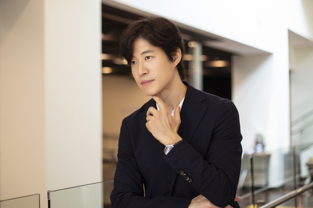 Tài tử Vì Sao Đưa Anh Tới kể từng bị kiếm đâm, đầu bê bết máu- Ảnh 1. Tài tử Vì Sao Đưa Anh Tới kể từng bị kiếm đâm, đầu bê bết máu- Ảnh 1.